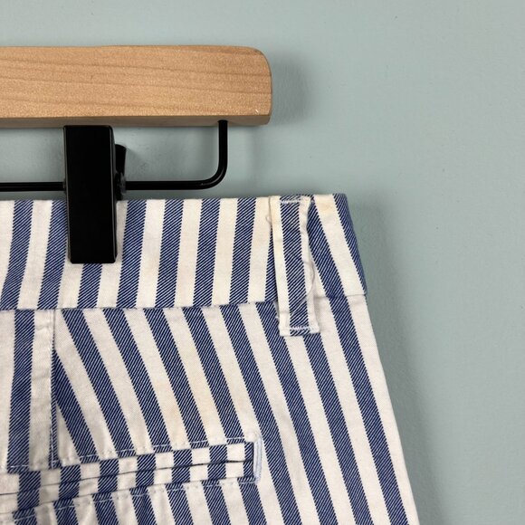 Old Navy Women's Everyday Short 3" Blue and White Stripe Size 10 - Picture 5 of 6